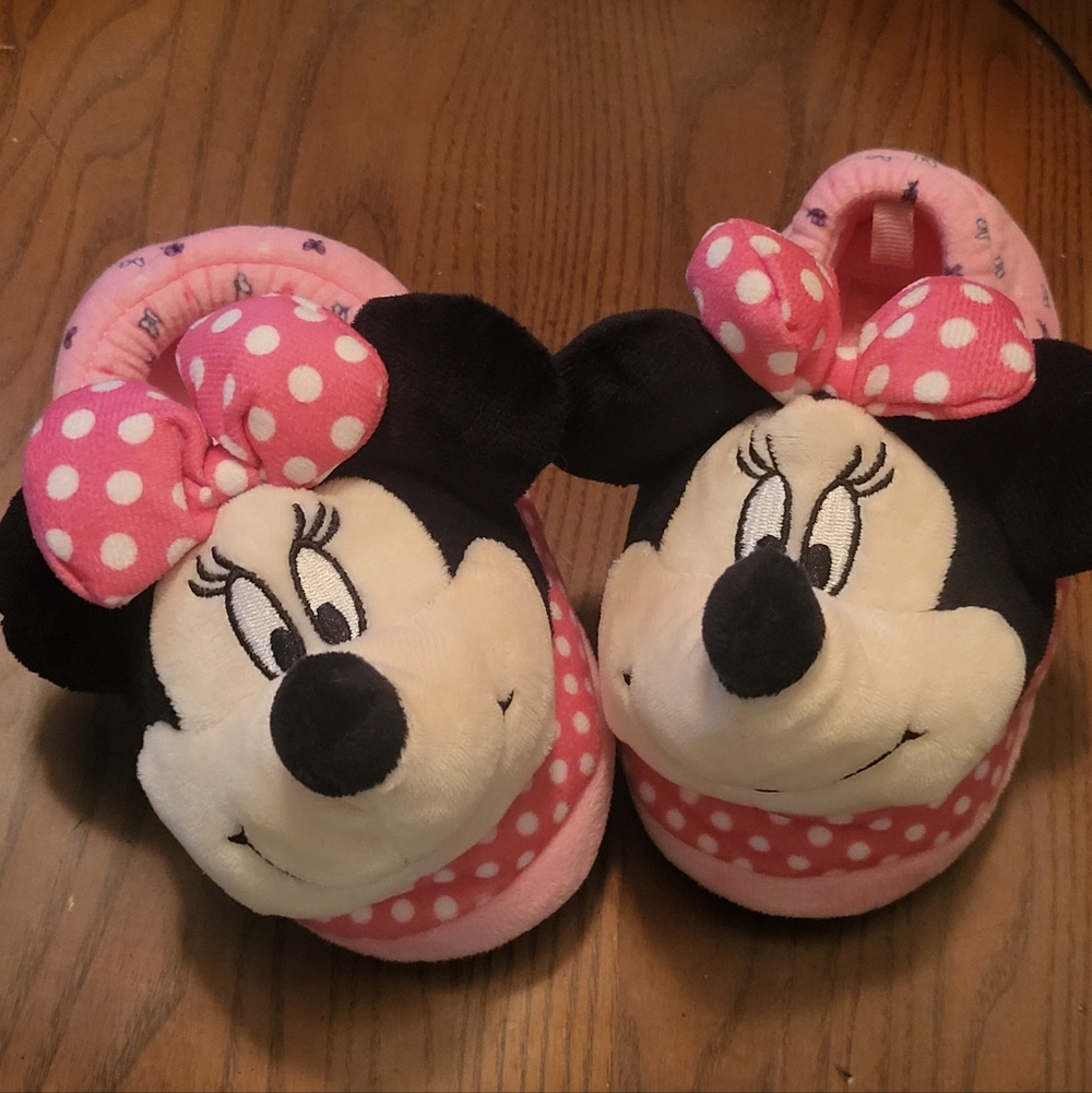 LIKE NEW! Disney's Pink Polka-dot Minnie Mouse Cozy Slippers - Toddler Size 9-10